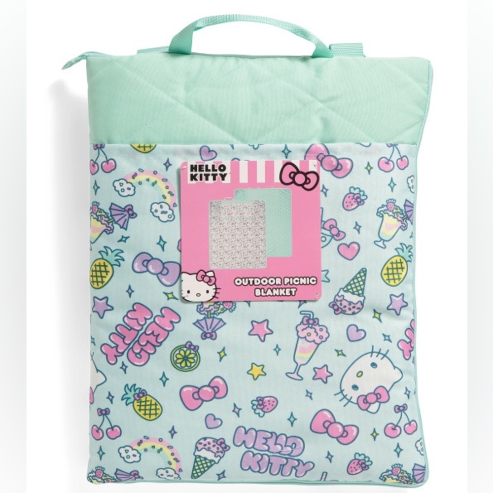 NWT Oversized Hello Kitty Picnic Blanket 🧺💚🩵🩷